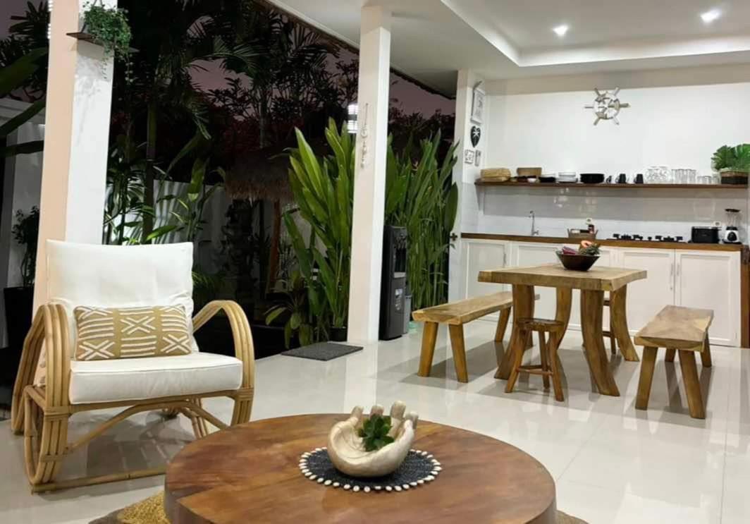 The Captains Villa Lembongan Buitenkant foto